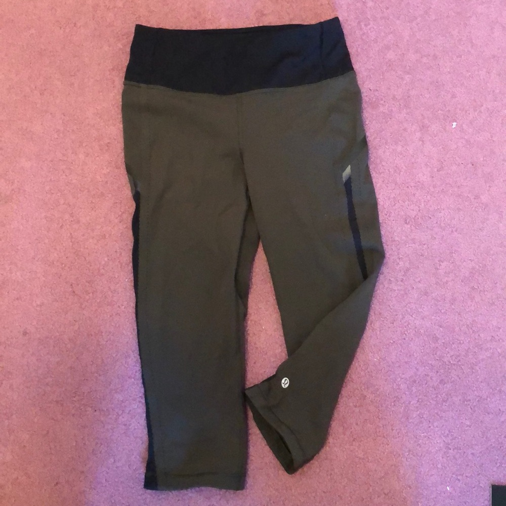 Lululemon olive green crop leggings